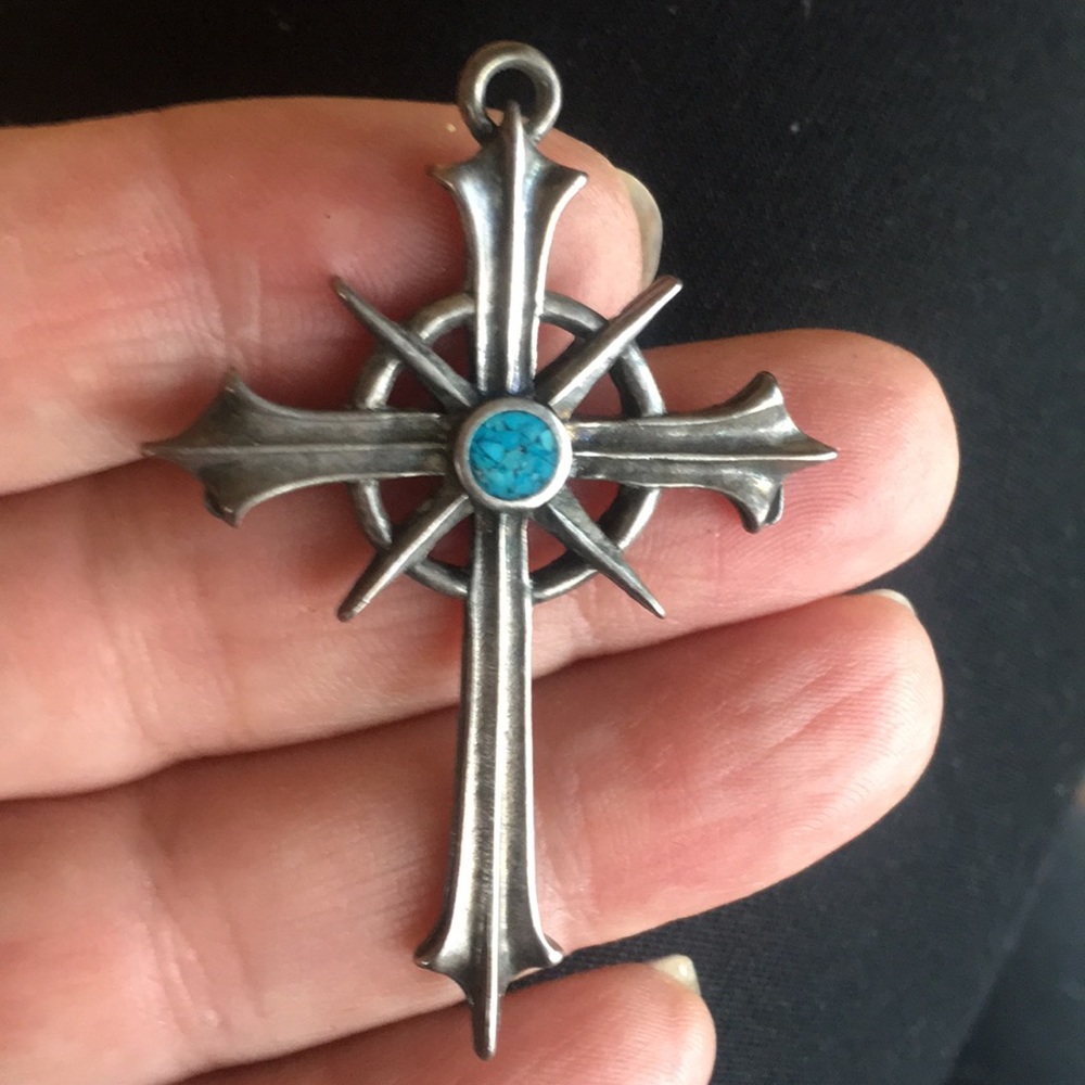 Silver cross with turquoise chips - Picture 3 of 4
